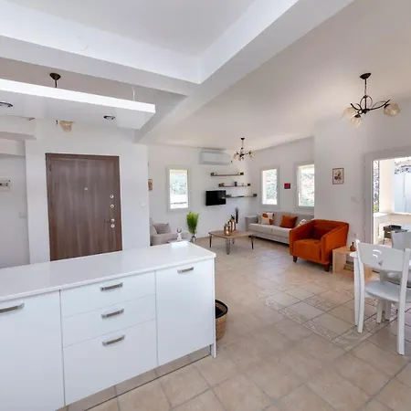 Capacious With Shared Pool Near In Bodrum * 군도간